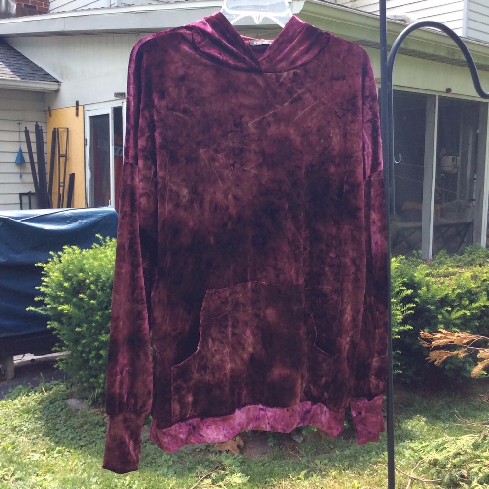 NWT One By One cranberry crushed velvet hoodie